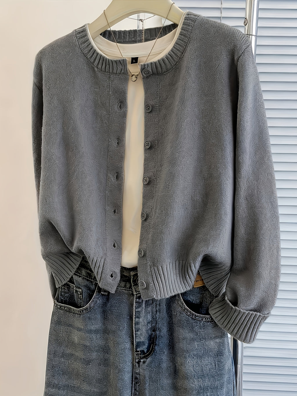 Women's Button- Cardigan, Plain And Simple Fashionable Short-sleeved Sweater, Multi-functional Women's Sweater