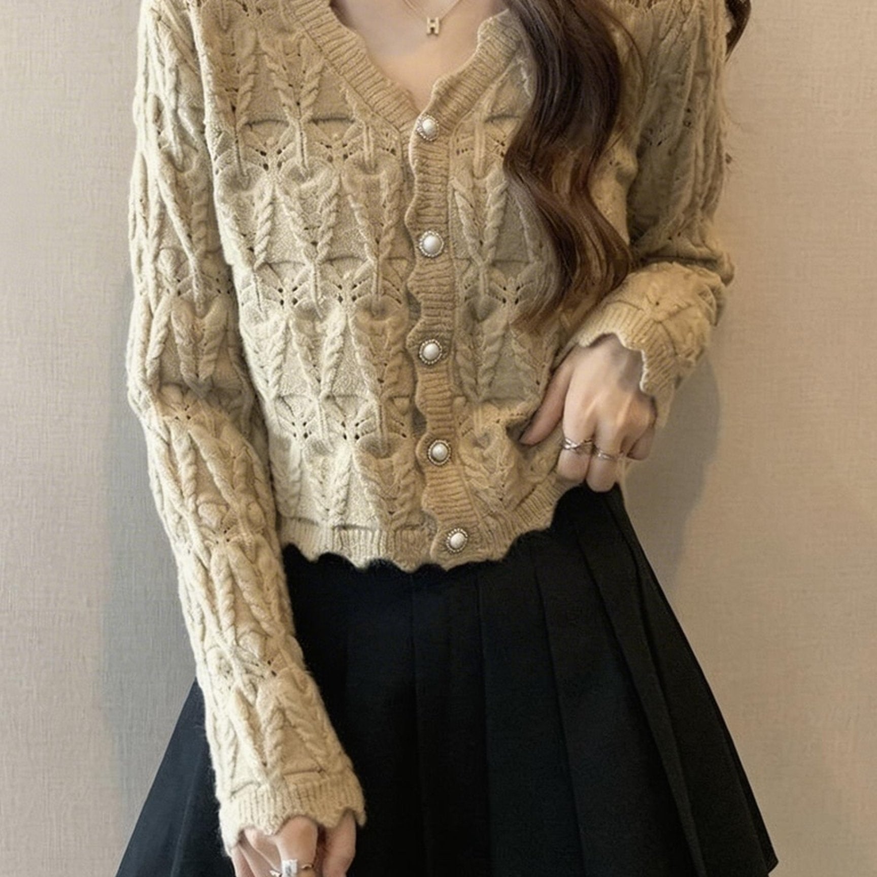 French Hollow-Out V-Ne Lightweight Cardigan - Spring Autumn Knitwear for Women - Short Length Sweater - Soft and Comfortable - Casual Daily Wear - Trendy Design - Versatile Layering Piece - Street Style - Ideal for All Season