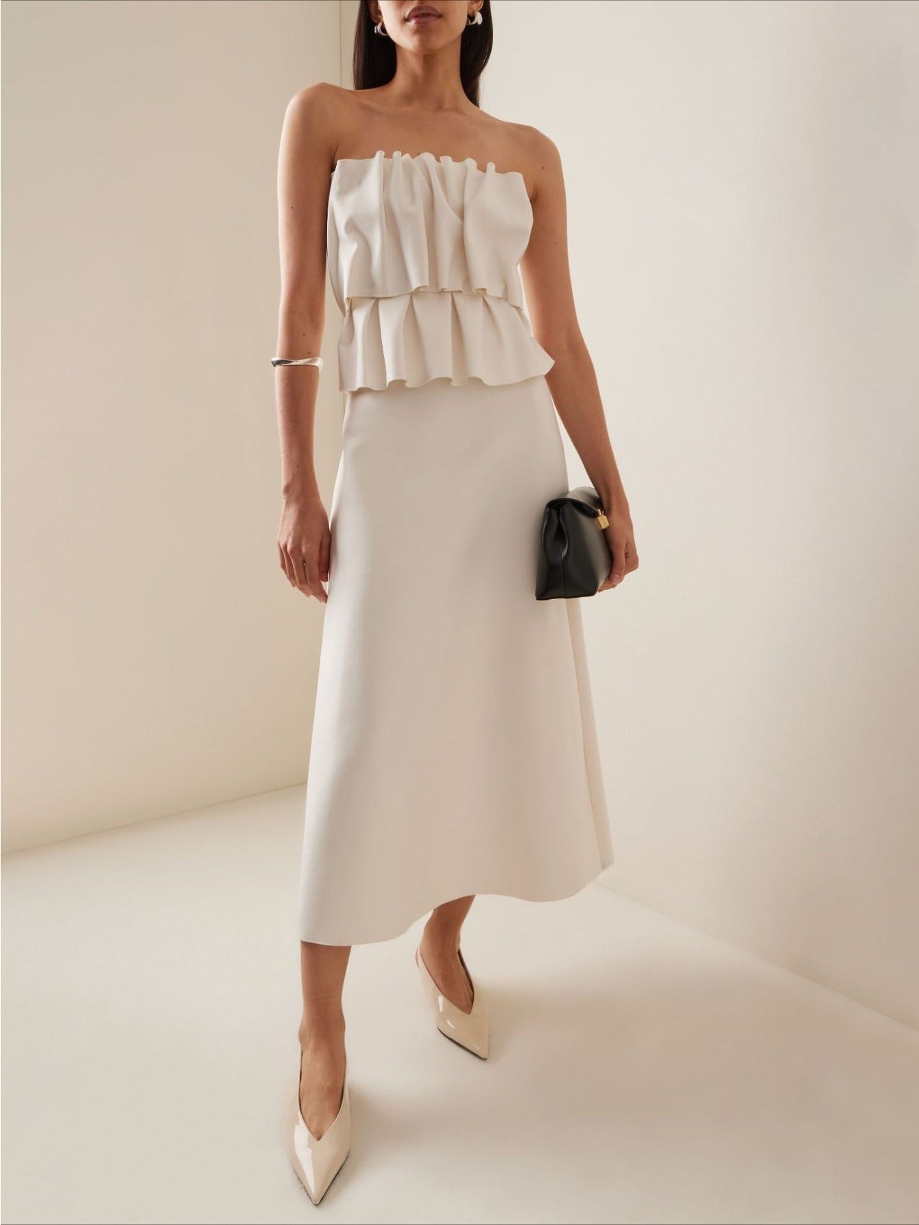 LUCKFOX - A Luxurious White Dress Featuring Pinch Pleats, with a French-Style Spliced Pleated Tube Top