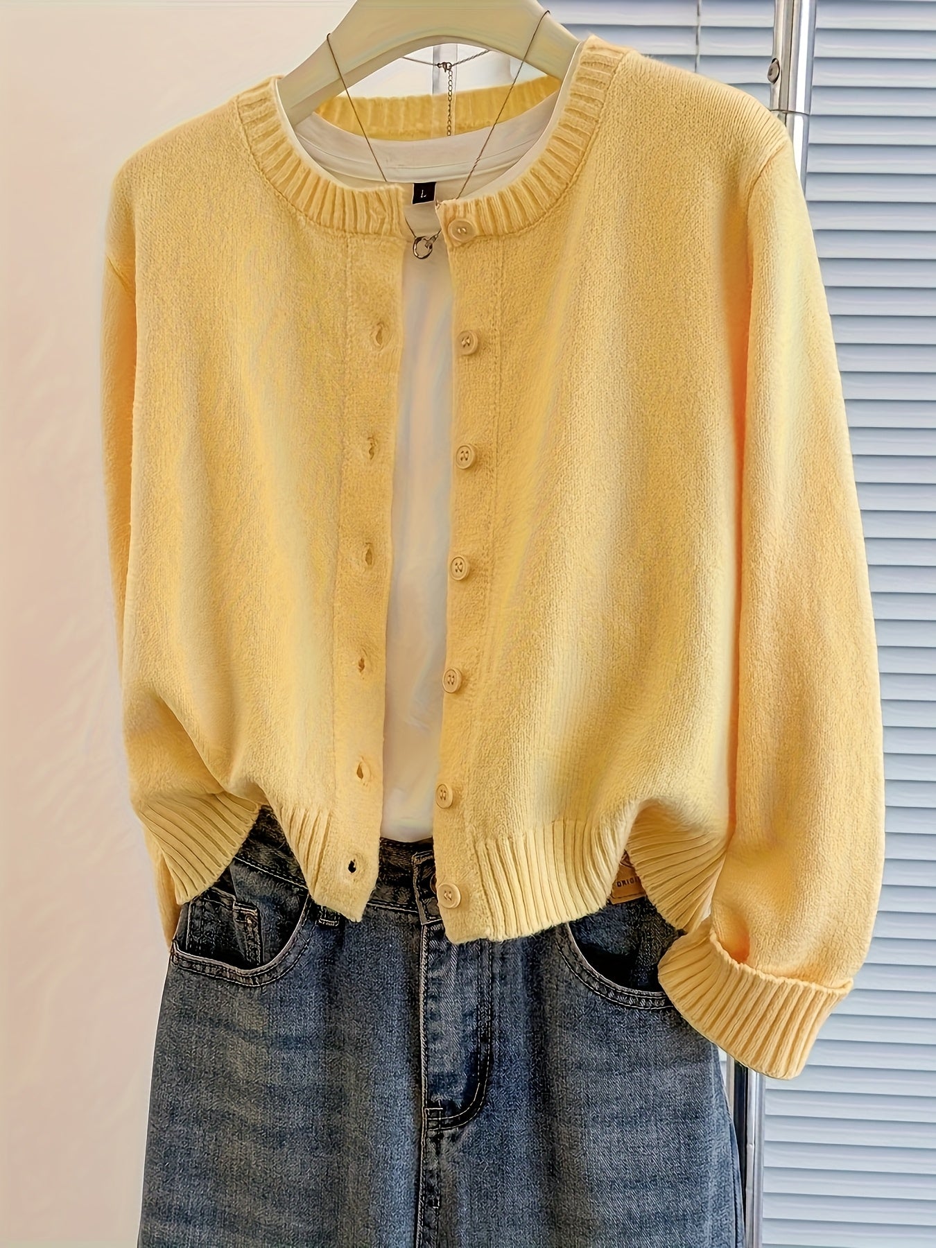 Women's Button- Cardigan, Plain And Simple Fashionable Short-sleeved Sweater, Multi-functional Women's Sweater