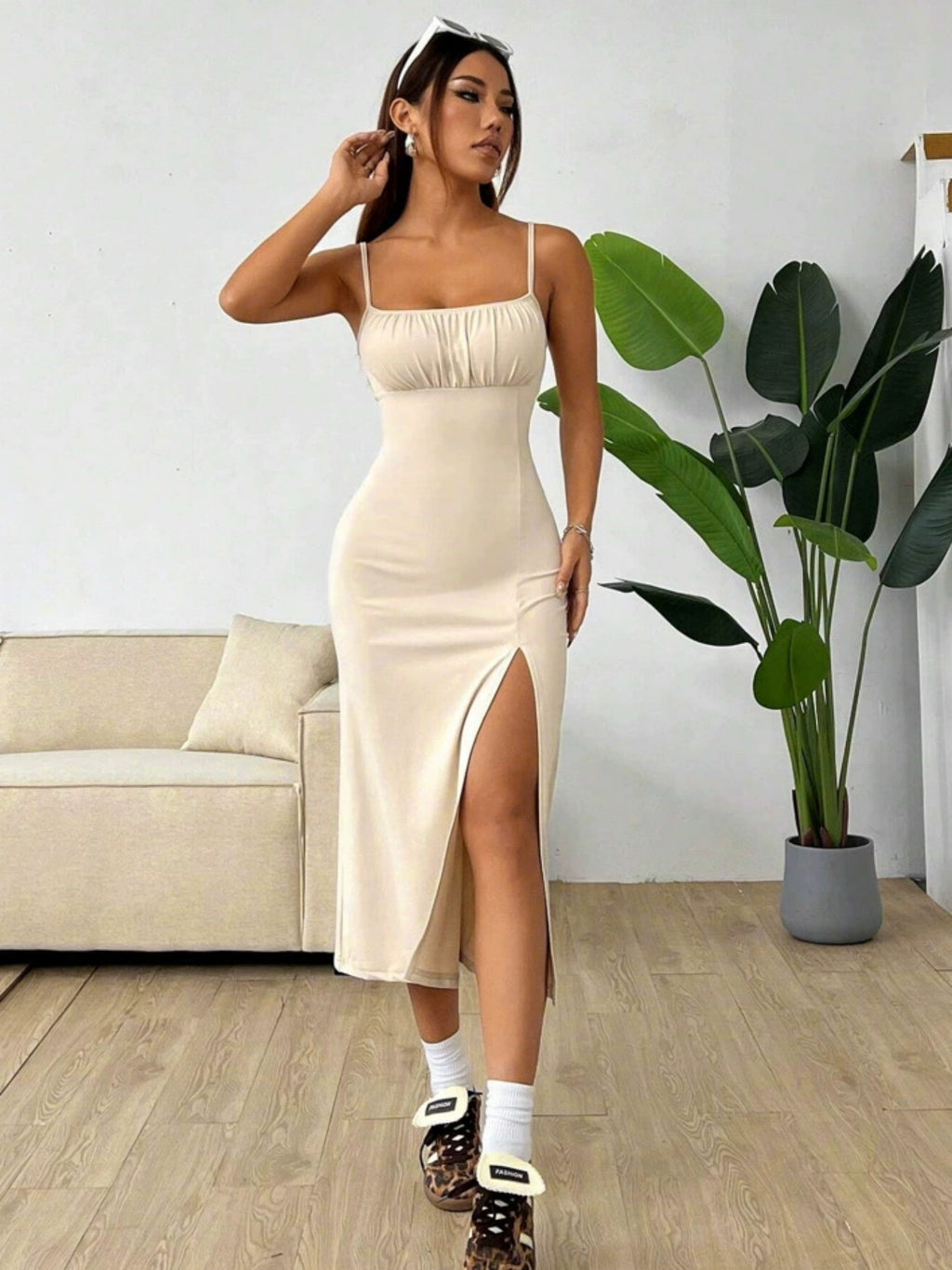 Women's Elegant Halter Neck Slit Dress - Short Sleeve A-Line Knee-Length Dress with Chest Pleat, Solid Color Spring Summer Wedding Guest Dress, Date Night Party Outfit, Casual to Dressy Wear