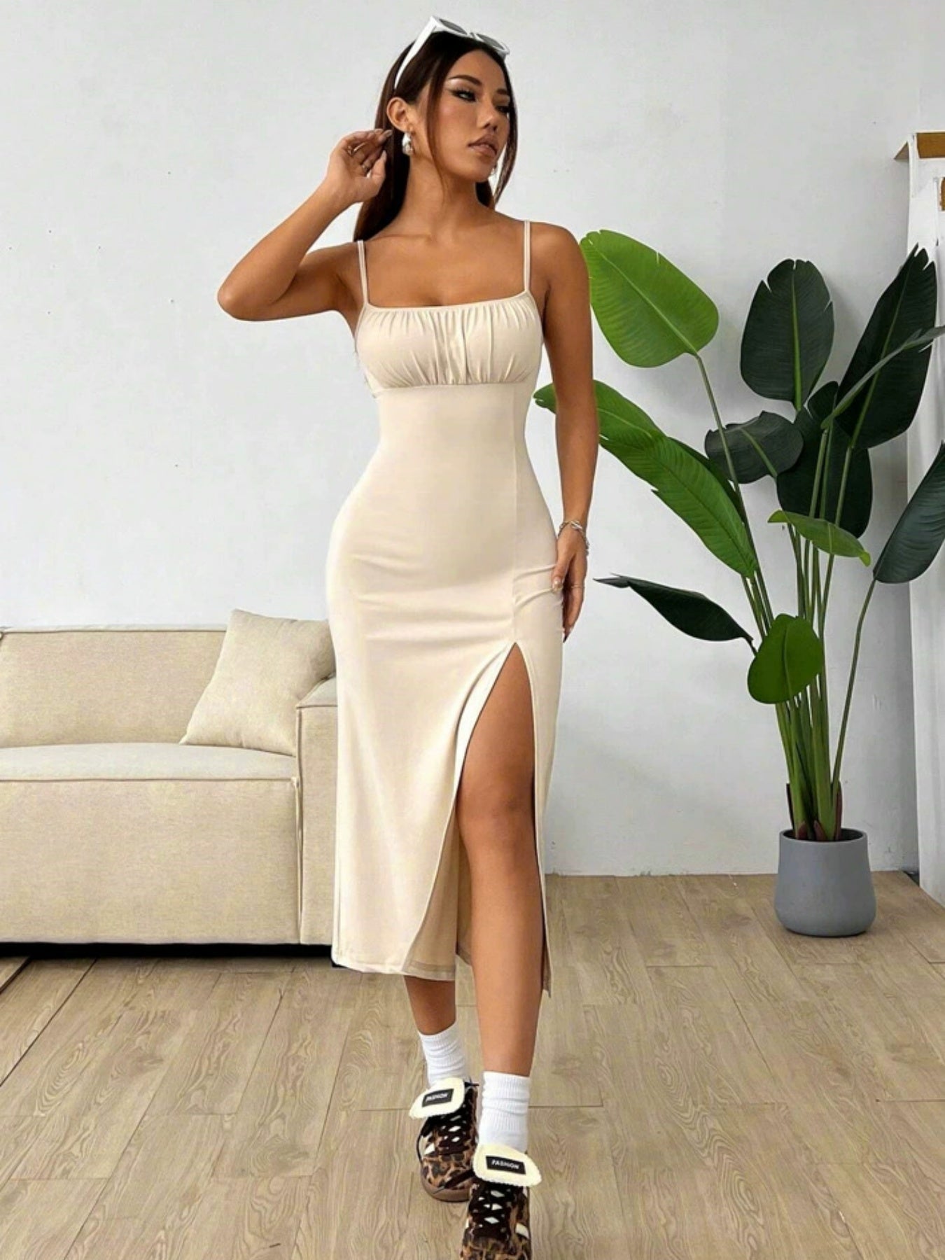 Women's Elegant Halter Neck Slit Dress - Short Sleeve A-Line Knee-Length Dress with Chest Pleat, Solid Color Spring Summer Wedding Guest Dress, Date Night Party Outfit, Casual to Dressy Wear