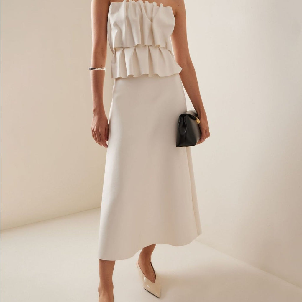 LUCKFOX - A Luxurious White Dress Featuring Pinch Pleats, with a French-Style Spliced Pleated Tube Top